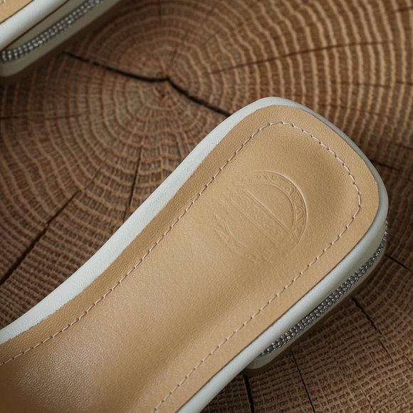 PERLE Leather Pearl-Embellished Low-Block Heel Mule / US 3 / Dane Fashion - Picture 4 of 7